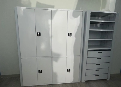 Металлические стеллажи для бухгалтерии с дверями